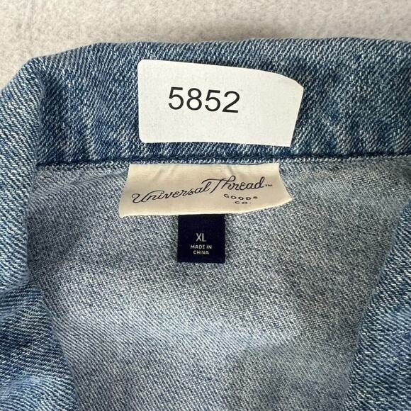 Universal Thread Barn Chore Coat Denim Jean Pouch Pockets Women' Size XL Utility - Picture 6 of 8